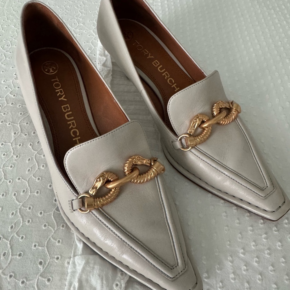 Tory Burch Ivory Loafers with Gold Chain Detail - Picture 2 of 7